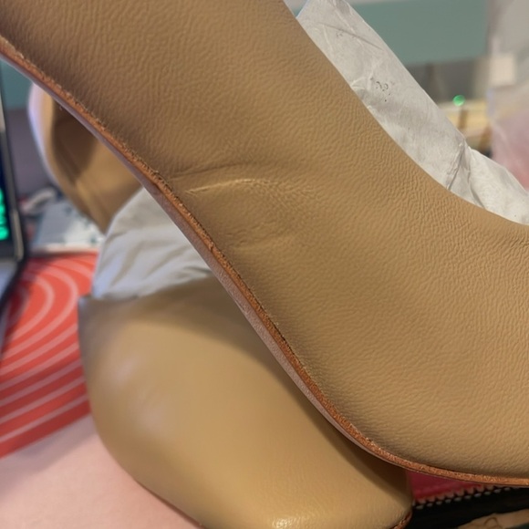 NWOT VINCE Tiana Point Toe Leather Pumps - Picture 8 of 8